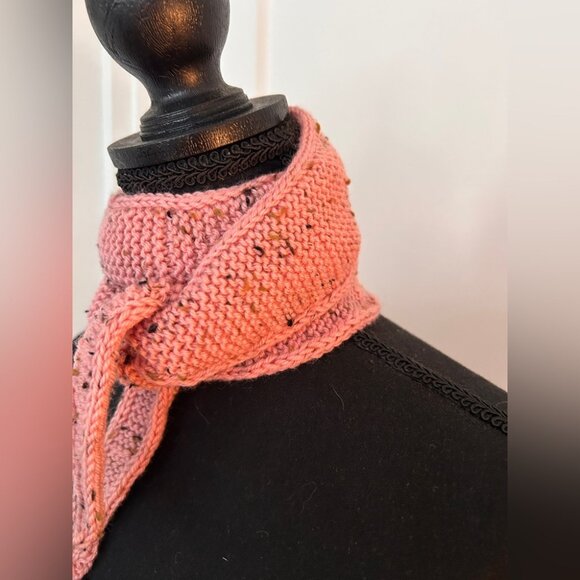 Brand New Hand knit Sophie Scarf in Pink with Flecks of Black & Green Size L - Picture 2 of 10